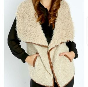 LOVE TREE FAUX FUR VEST